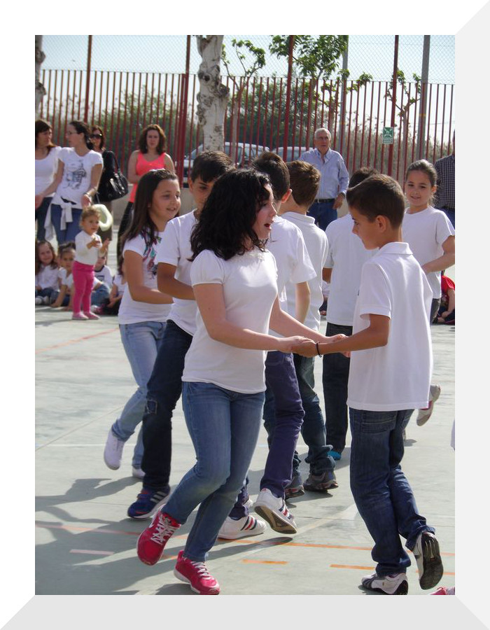 ENCUENTRO DE DANZAS